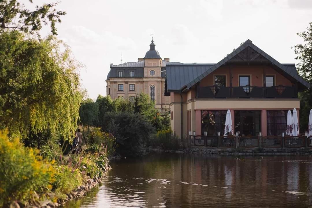 Palac Bursztynowy Włocławek Exterior foto